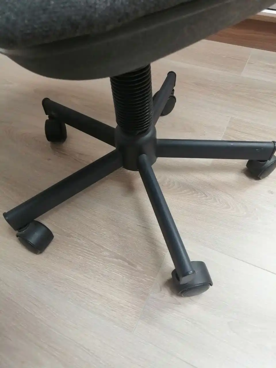 Стул для мастера услуг красоты, школьника