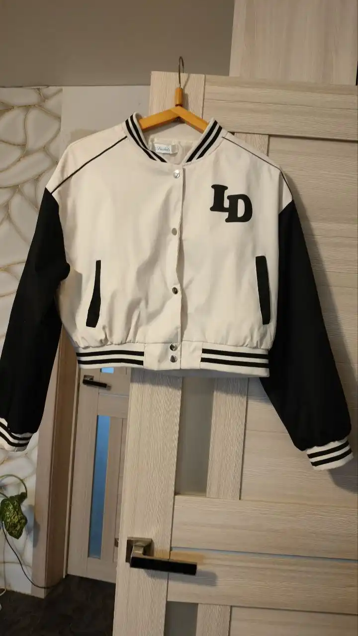 Стильный и практичный бомбер