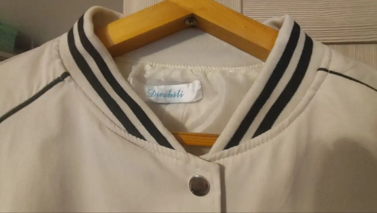 Стильный и практичный бомбер