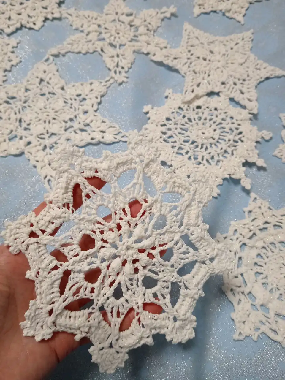 Набор рельефных снежинок ручной работы