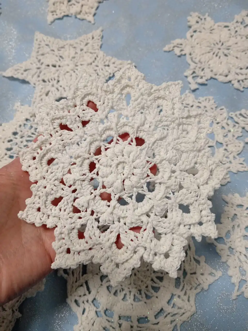 Набор рельефных снежинок ручной работы