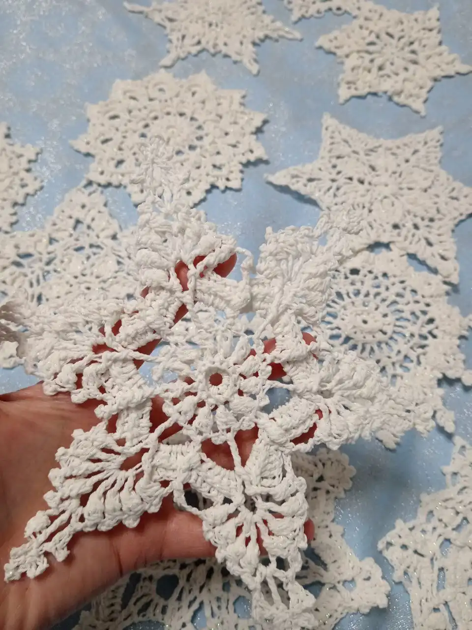 Набор рельефных снежинок ручной работы
