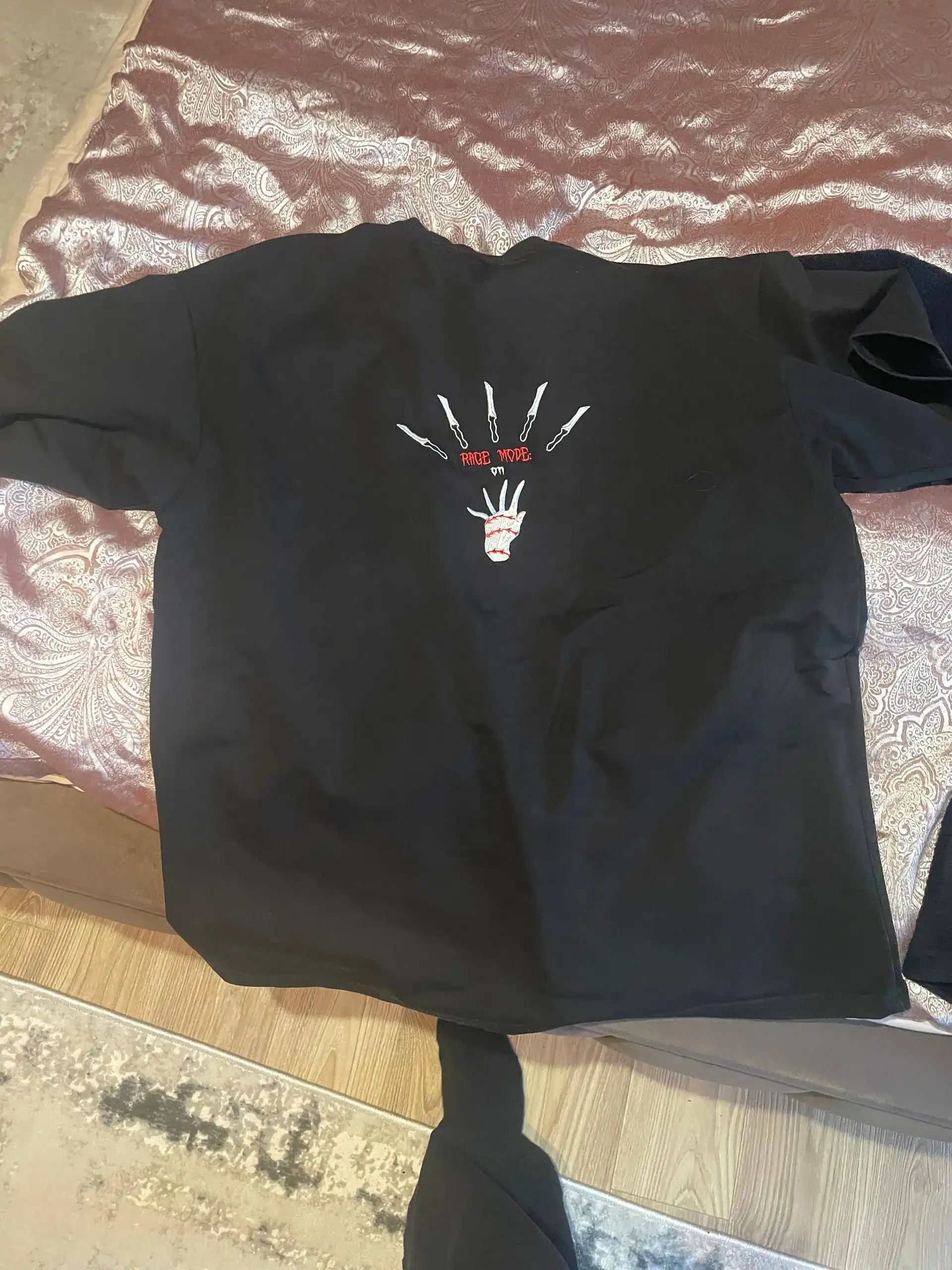 Продажа кофты BLADNES и футболки AXOLOTL в Белгороде