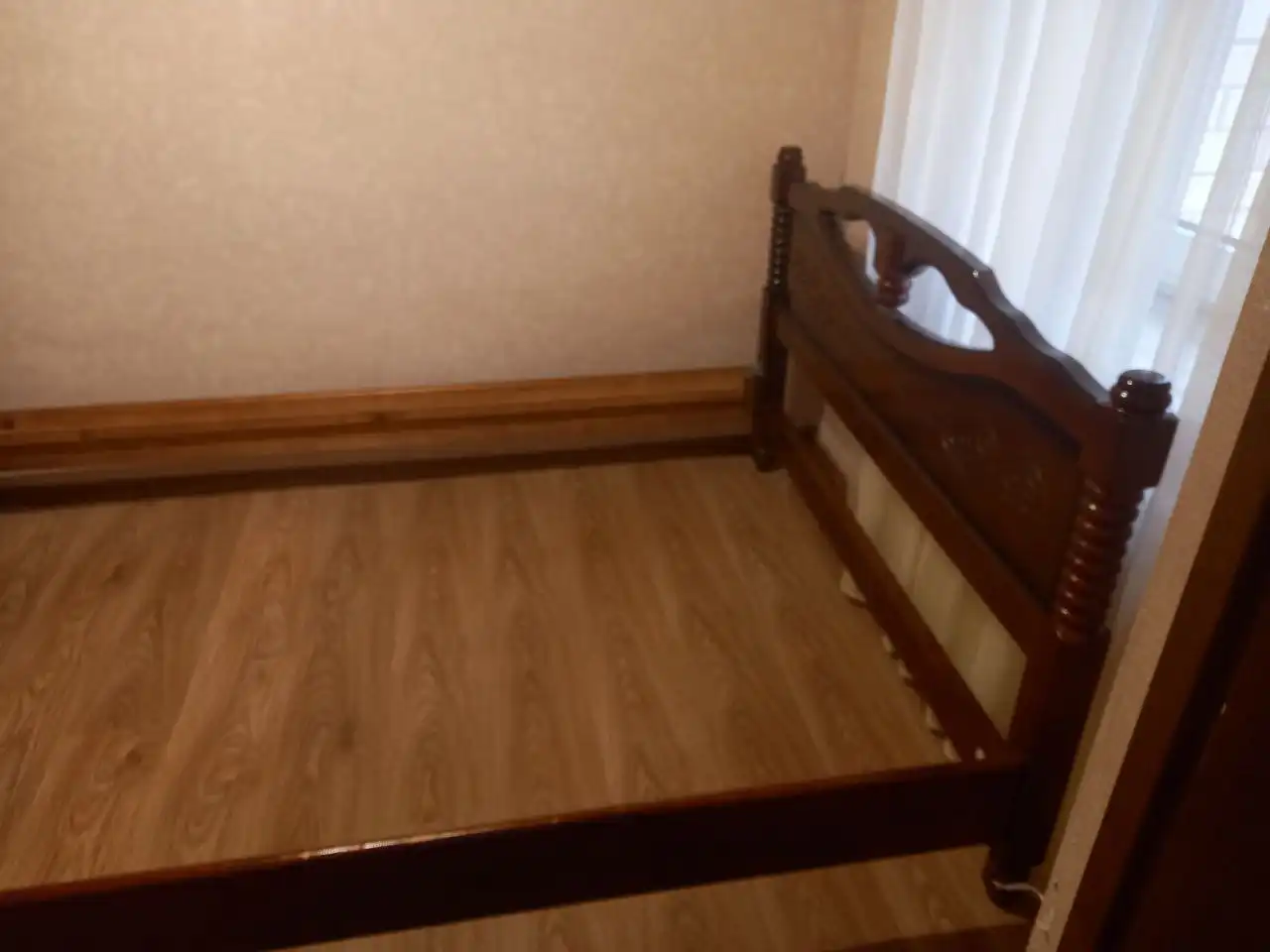 Продам двухъярусную кровать с письменным столом