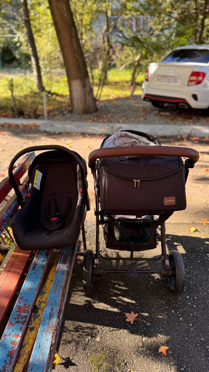 Продается коляска LuxMom 3 в 1 - Товары для детей в Адлер