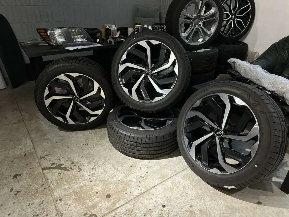 Колеса в сборе Audi R21 Bridgestone 265/45 R21 - Запчасти (Авто) в Хабаровск