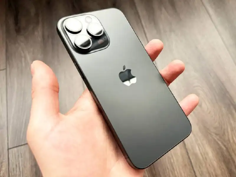 Айфон 15 про 256 гб в идеальном состоянии - Смартфоны (Электроника) в Лучегорск