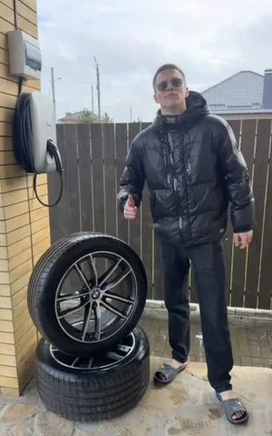 Оригинальный комплект колес BMW G30 с резиной 2022 года - Запчасти в Хабаровск