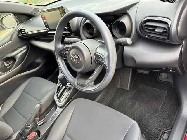 Toyota Yaris G 2021 года, бордовый, 1.5 л, 120 л.с. - Легковые автомобили (Авто) в Хабаровск