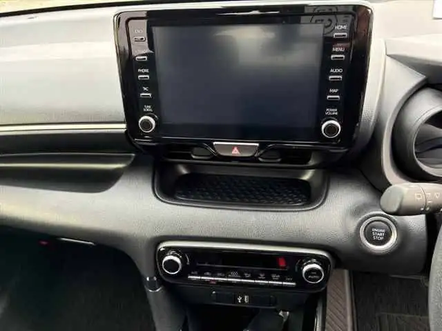 Toyota Yaris G 2021 года, бордовый, 1.5 л, 120 л.с. - Легковые автомобили (Авто) в Хабаровск