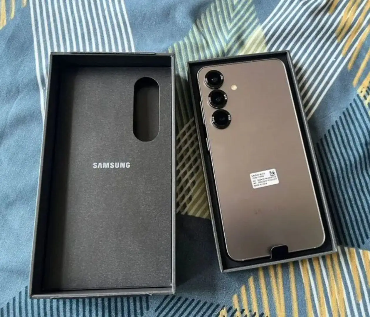 Samsung Galaxy S25 12/256 на гарантии - Смартфоны (Электроника) в Хабаровск