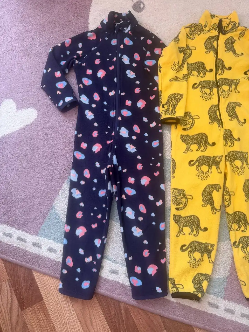 Два флисовых комбинезона 110-116 см - Детская одежда (Одежда) в Хабаровск