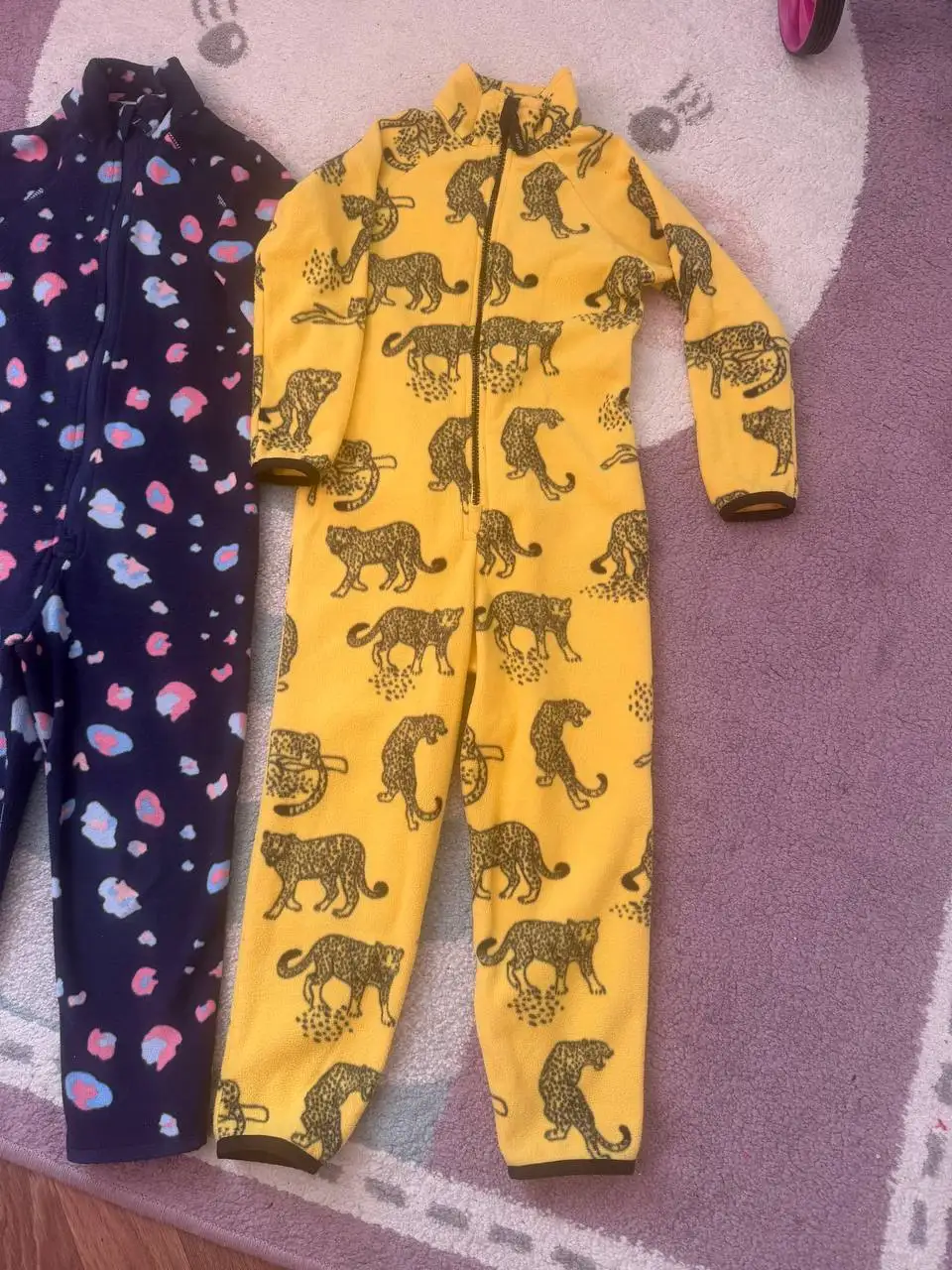 Два флисовых комбинезона 110-116 см - Детская одежда (Одежда) в Хабаровск
