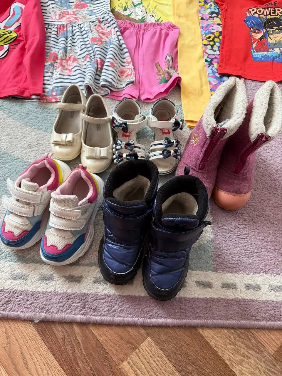 Пакет одежды и обуви для девочки 104 см - Детская одежда (Одежда) в Хабаровск