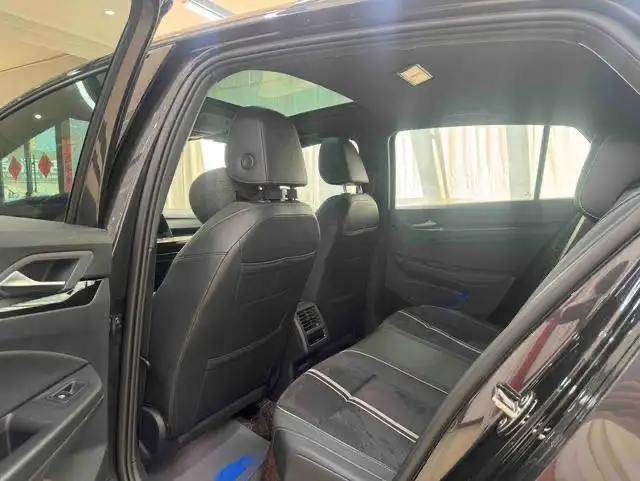 Volkswagen Golf 2022 года с пробегом 28.000 км - Авто в Хабаровск