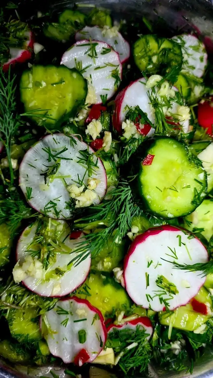 Салат Весна с чесноком - Барахолка в Хабаровск