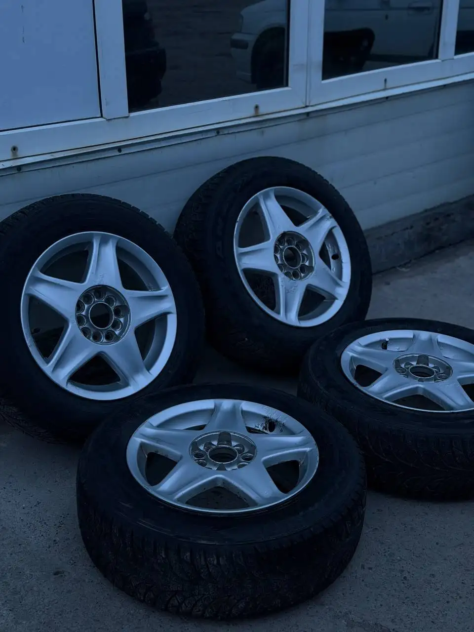 Продам комплект колес R15 - Шины и диски (Авто) в Хабаровск