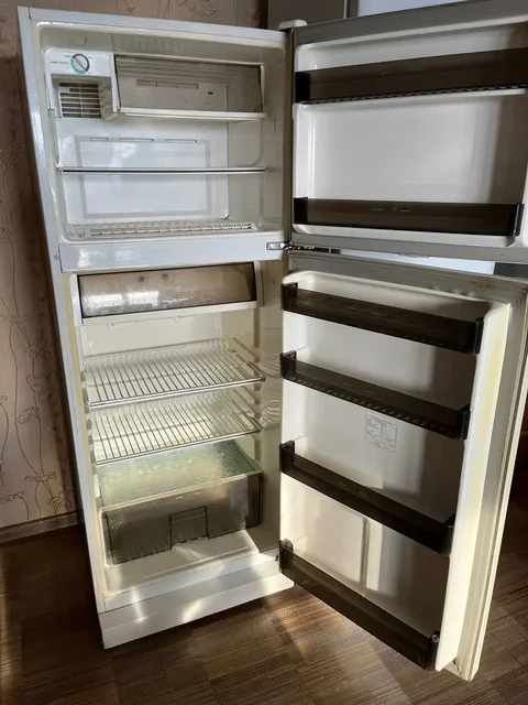 Продам холодильник ELEKTA - частное объявление в Хабаровск