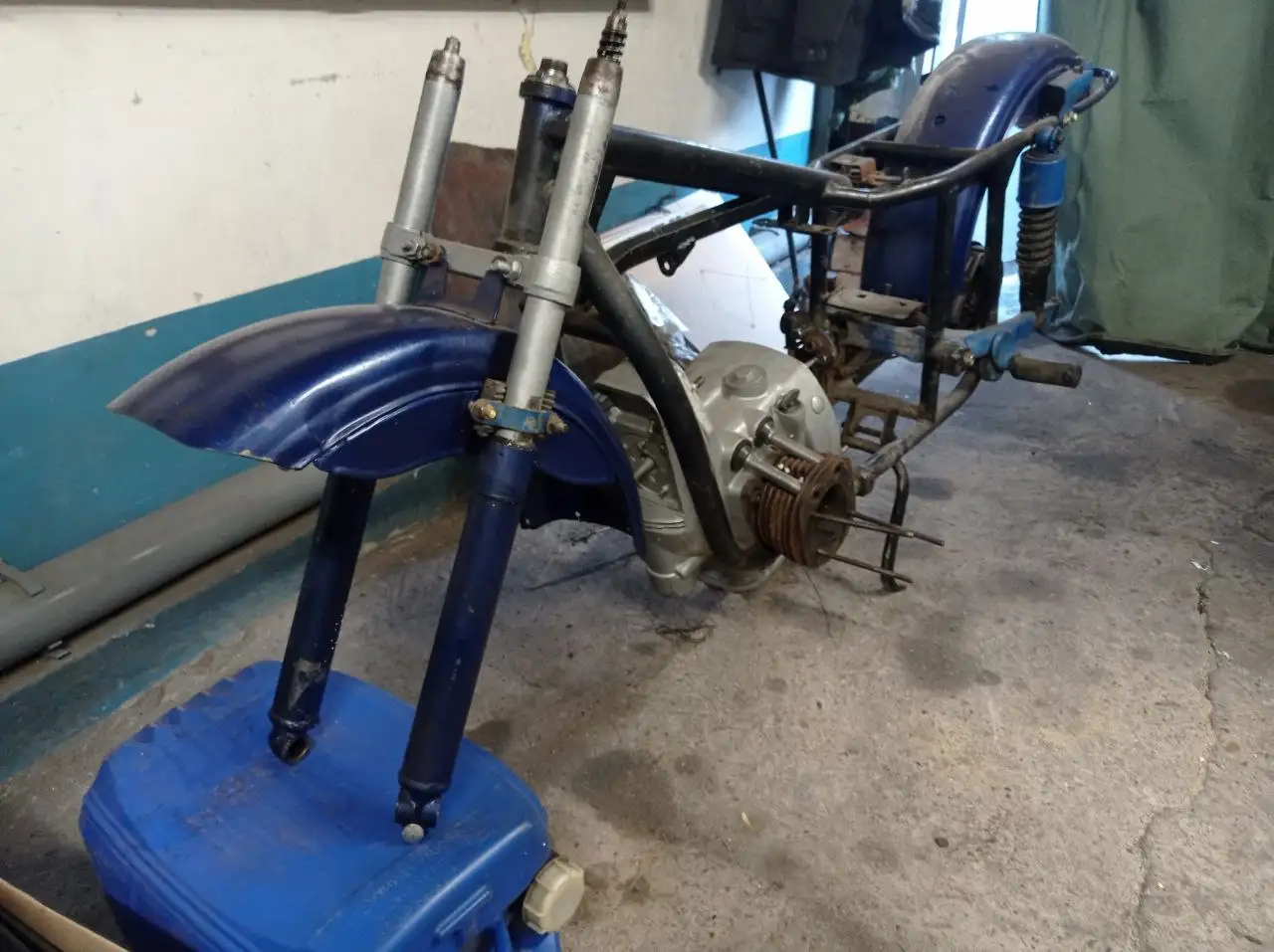 Рама от мотоцикла Урал и другие запчасти - Мототехника (Запчасти) в Хабаровск