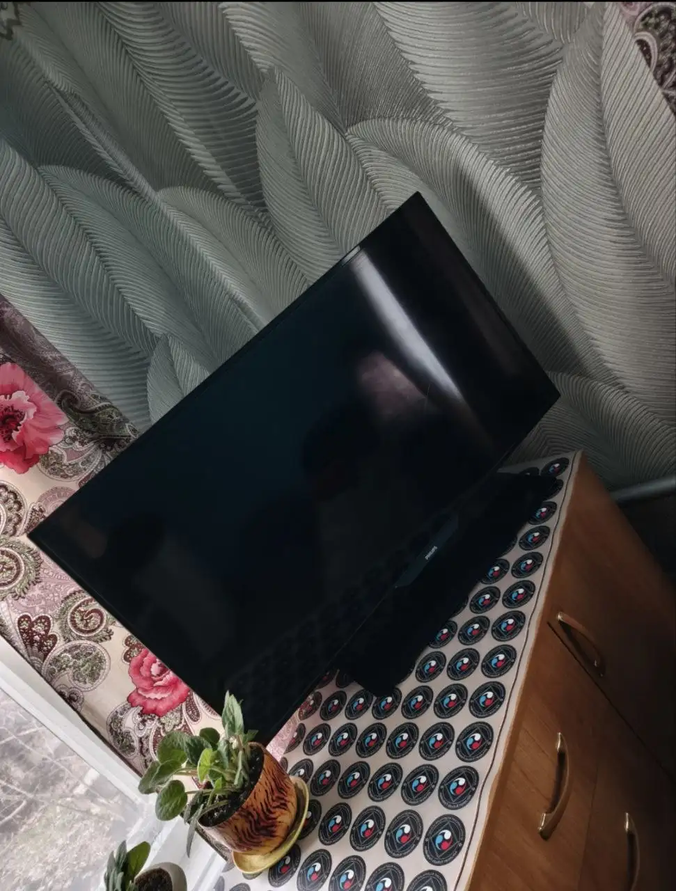 Продам телевизор PHILIPS 40 дюймов - Телевизоры (Электроника) в Хабаровск
