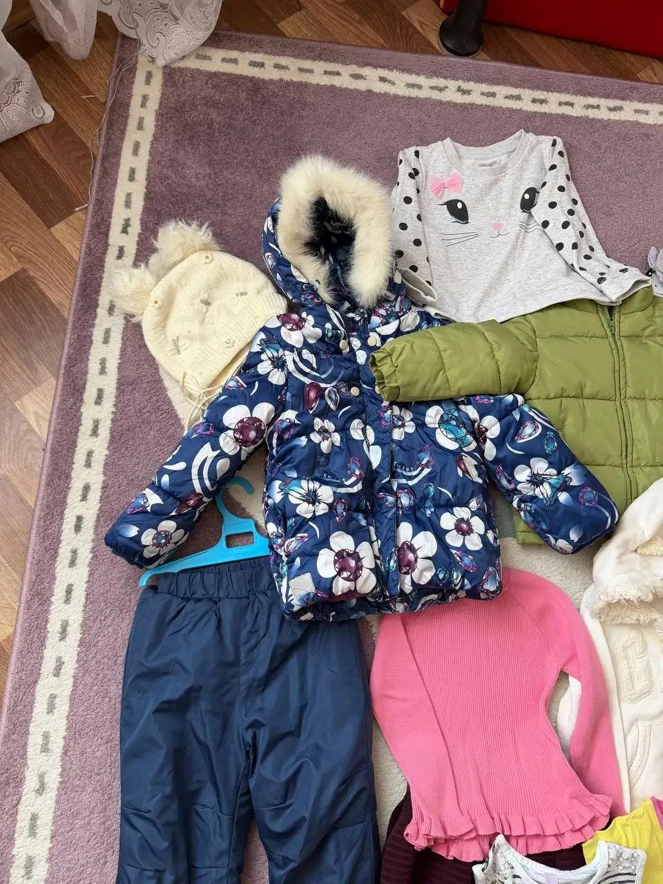 Пакет одежды на девочку 104 см и обуви 26-27 размера - Детская одежда () в Хабаровск