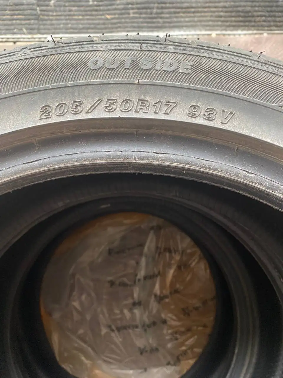 Продам летнюю резину Goodyear 205/50 R17 - Шины (Авто) в Биробиджан