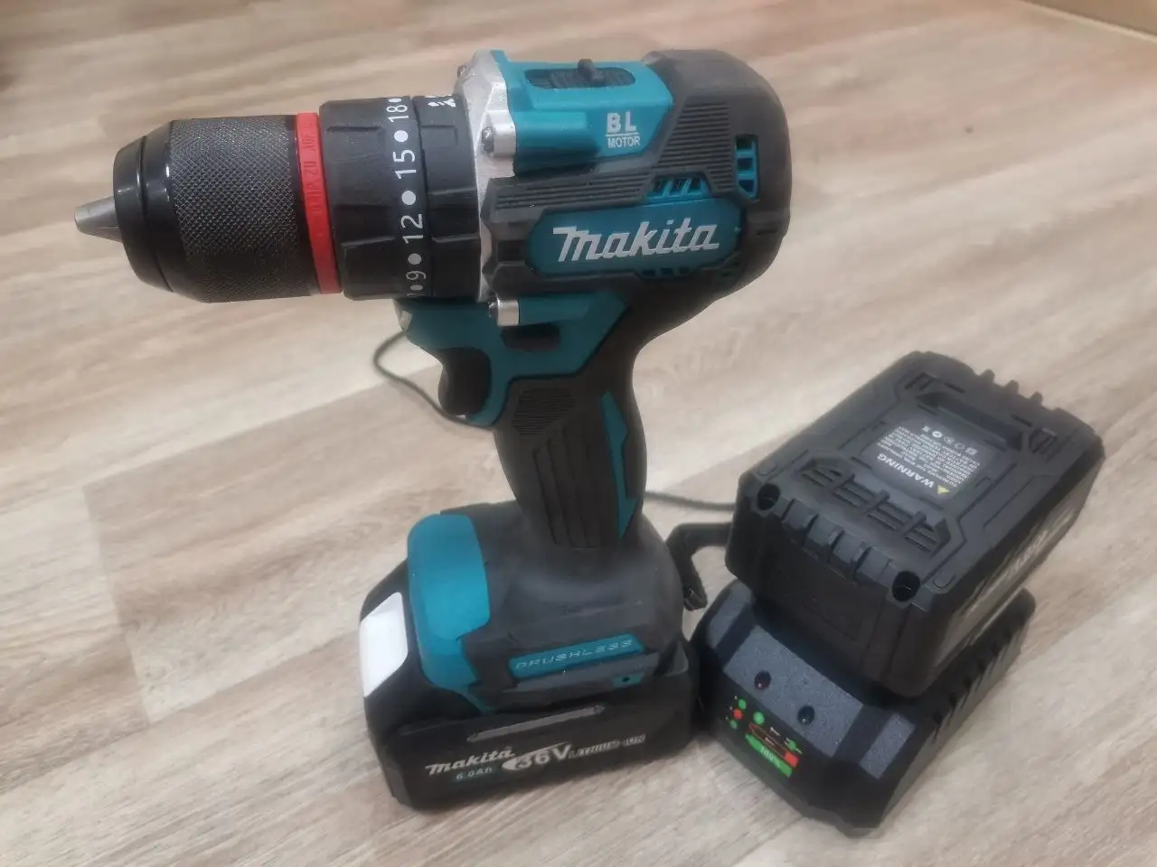 Продам новый бесщеточный шуруповерт Makita в кейсе - Барахолка в Хабаровск