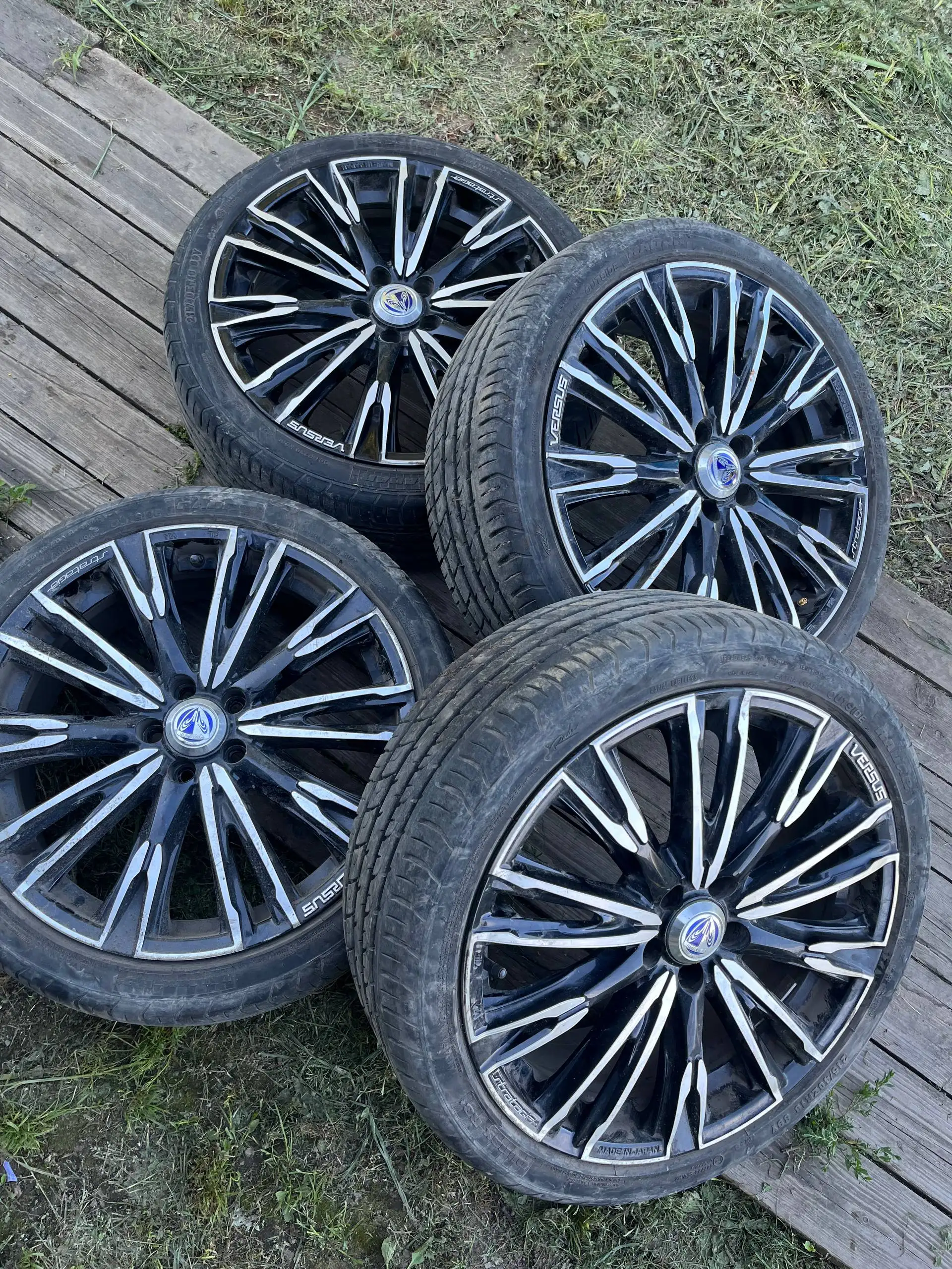 Продам комплект колес на 18 сверловка 5/100 - Колеса и шины (Авто) в Хабаровск