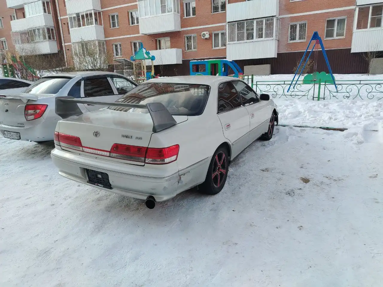 Продам автомобиль на ходу с документами