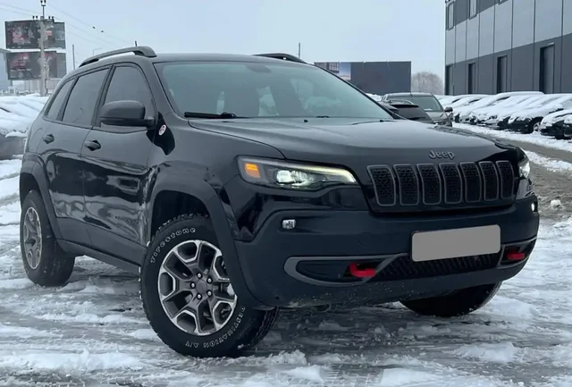 Продажа Jeep Cherokee с полным приводом и бензиновым двигателем - Авто в Улан-Удэ