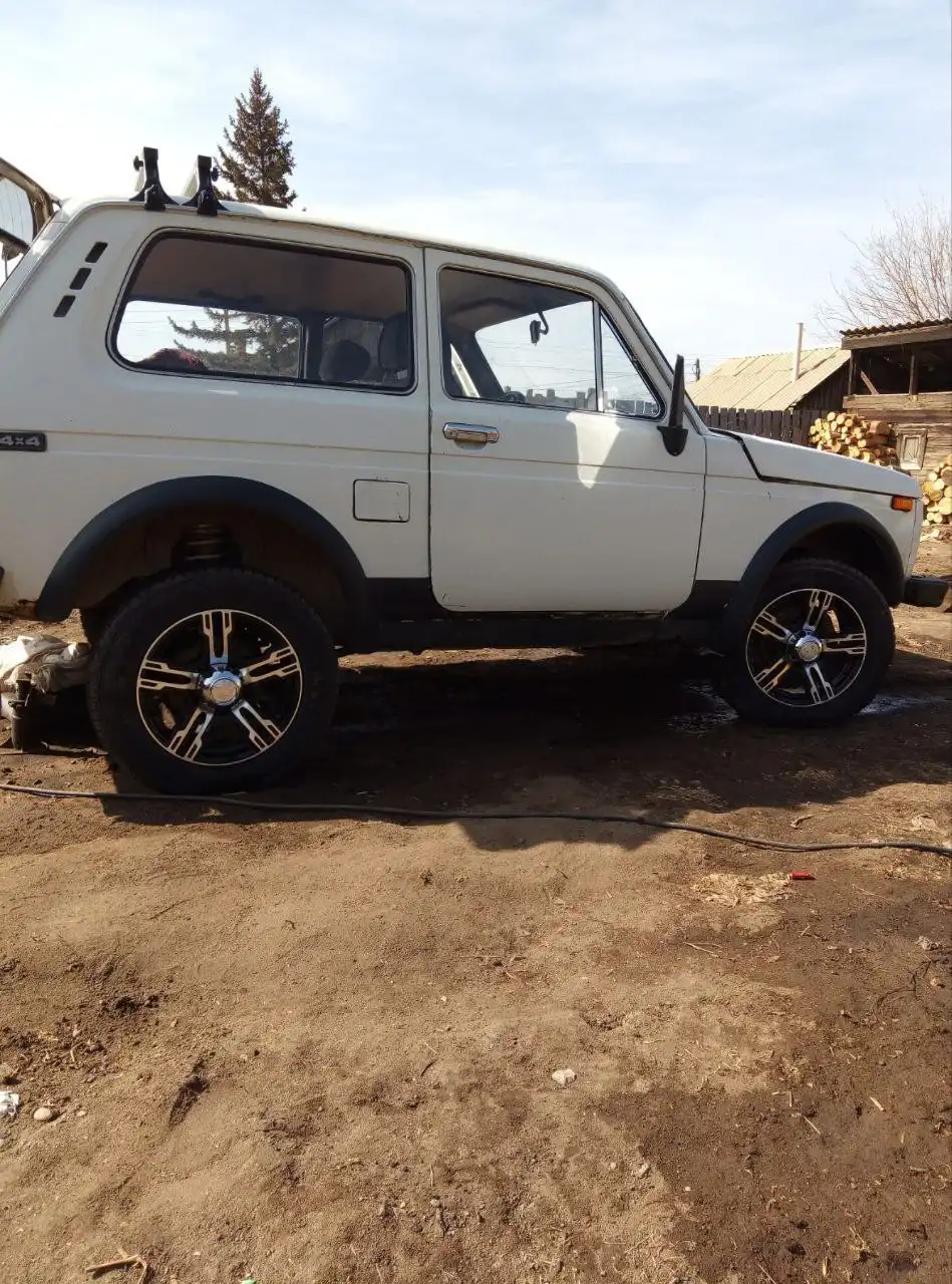 Продам Нива 213 1995 года