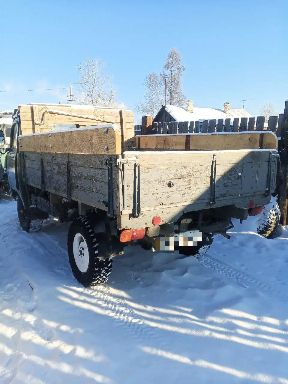 Продам УАЗ 3303 на ходу с документами