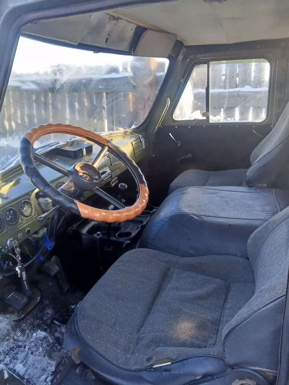 Продам УАЗ 3303 на ходу с документами