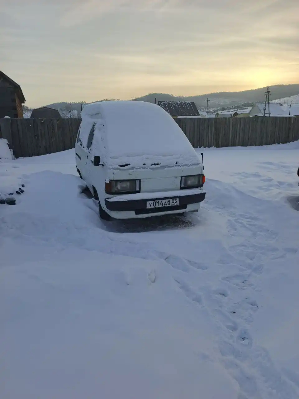 Тойота Литайс 1990 года с бензиновым двигателем и механической коробкой передач - Легковые автомобили (Авто) в Сотниково