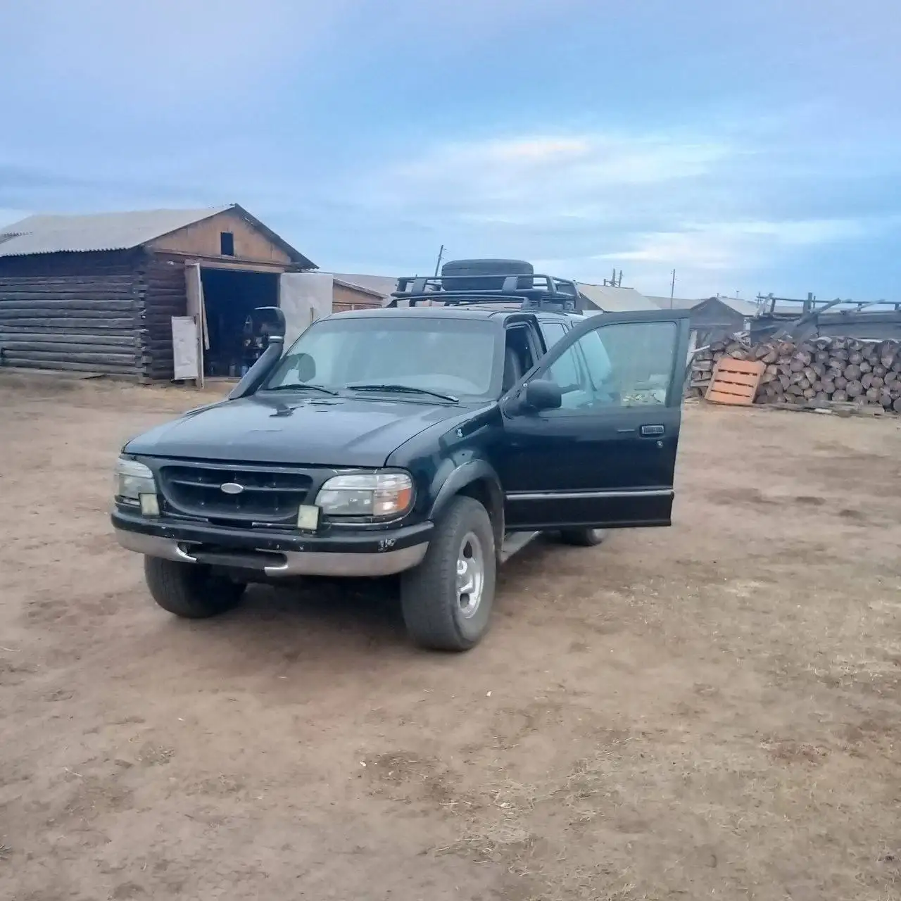 Продам Ford Explorer 1995 года - Внедорожники (Авто) в Новоильинск