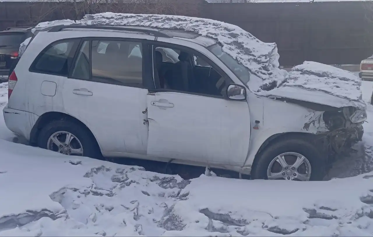 Продажа автомобилей Toyota Prius, Daihatsu Move, Vortex Tingo целиком или в разбор - Авто в Улан-Удэ