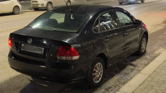 Продажа Volkswagen Polo 2011 года - Внедорожники/кроссоверы в Улан-Удэ