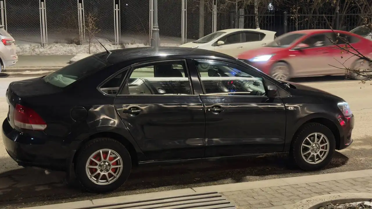 Продажа Volkswagen Polo 2011 года - Легковые автомобили (Авто) в Улан-Удэ