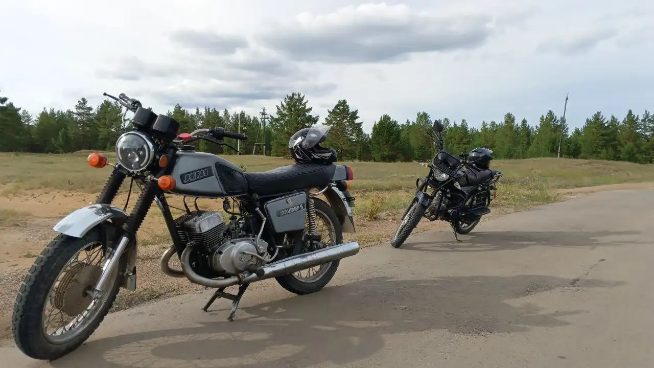 Продажа мотоцикла Иж Юпитер 5 с коляской и запчастями - Мотоциклы (Авто) в Улан-Удэ