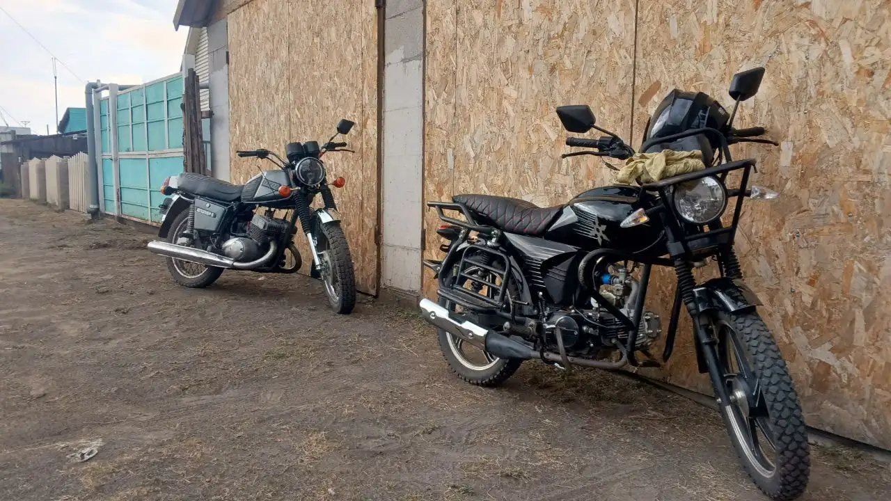 Продажа мотоцикла Иж Юпитер 5 с коляской и запчастями - Мотоциклы (Авто) в Улан-Удэ