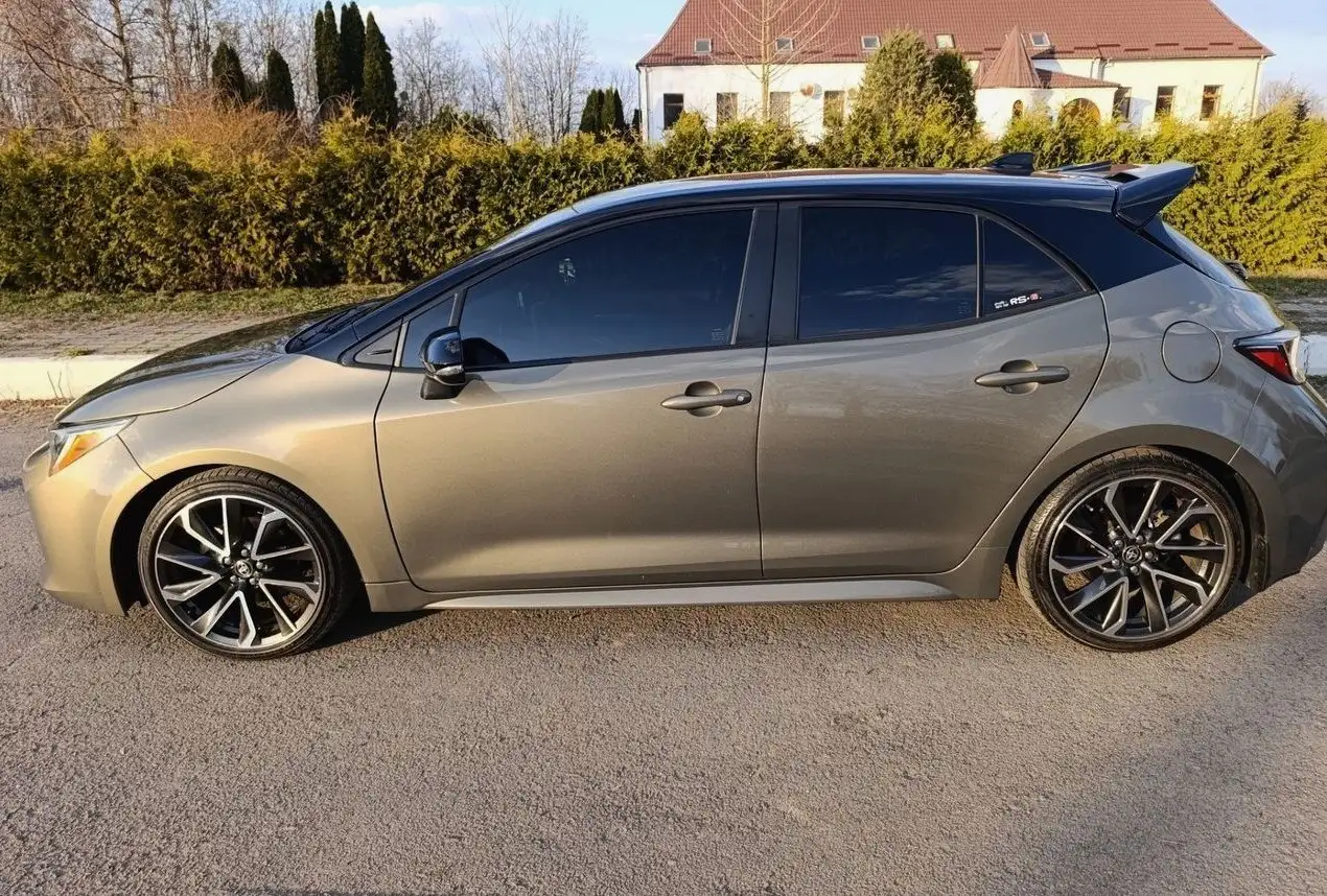 Продам Toyota RAV4 2018 - Внедорожники, кроссоверы (Авто) в Улан-Удэ