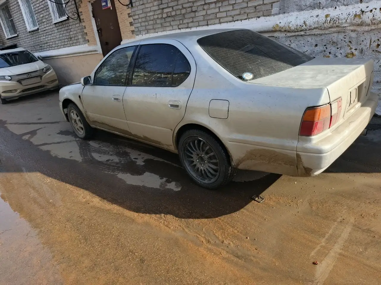 Продажа автомобиля на ходу с документами в Улан-Удэ - Минивэны в Улан-Удэ