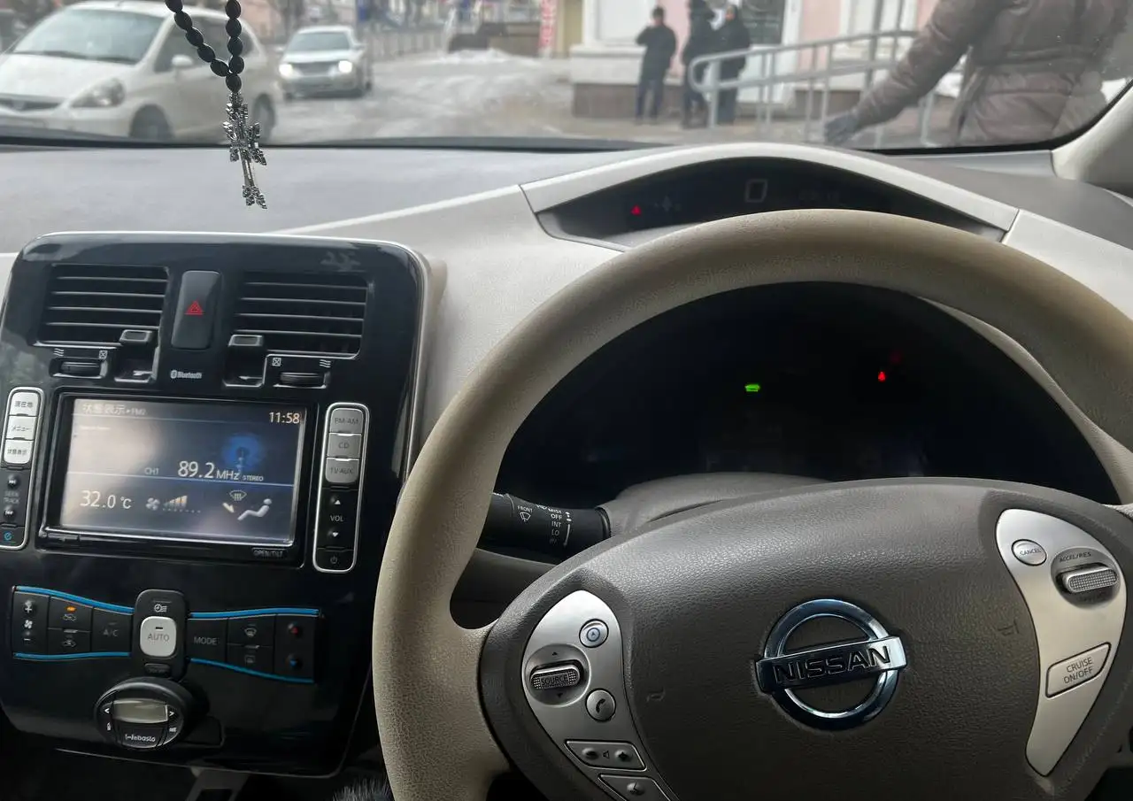 Продажа Nissan Leaf 2012 года - Электромобили (Авто) в Улан-Удэ