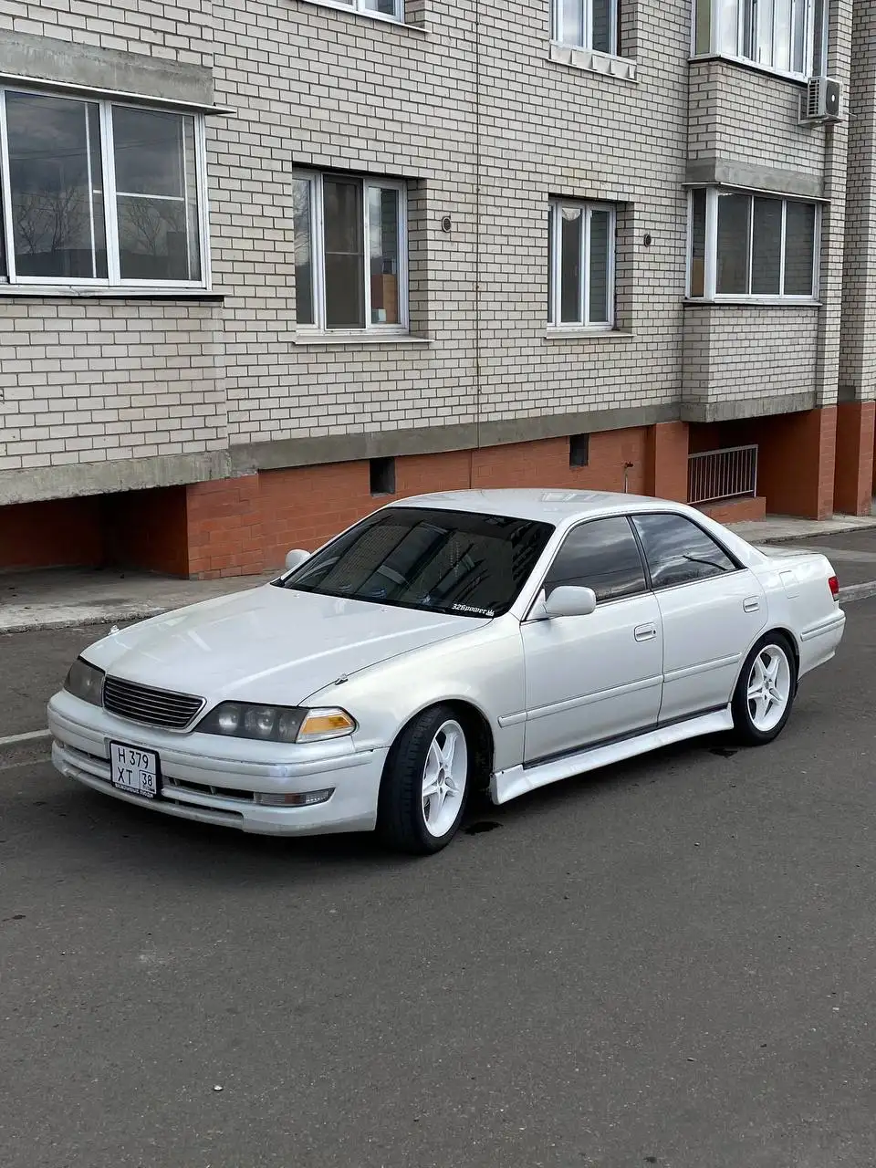 Продажа Toyota с двигателем 2.5, 5-ступенчатой КПП, ксеноном и автозапуском - Легковые автомобили (Авто) в Улан-Удэ