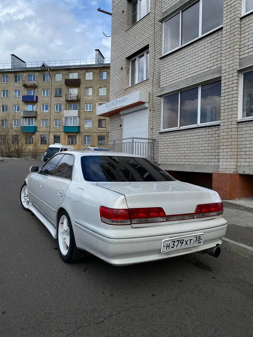 Продажа Toyota с двигателем 2.5, 5-ступенчатой КПП, ксеноном и автозапуском - Легковые автомобили (Авто) в Улан-Удэ