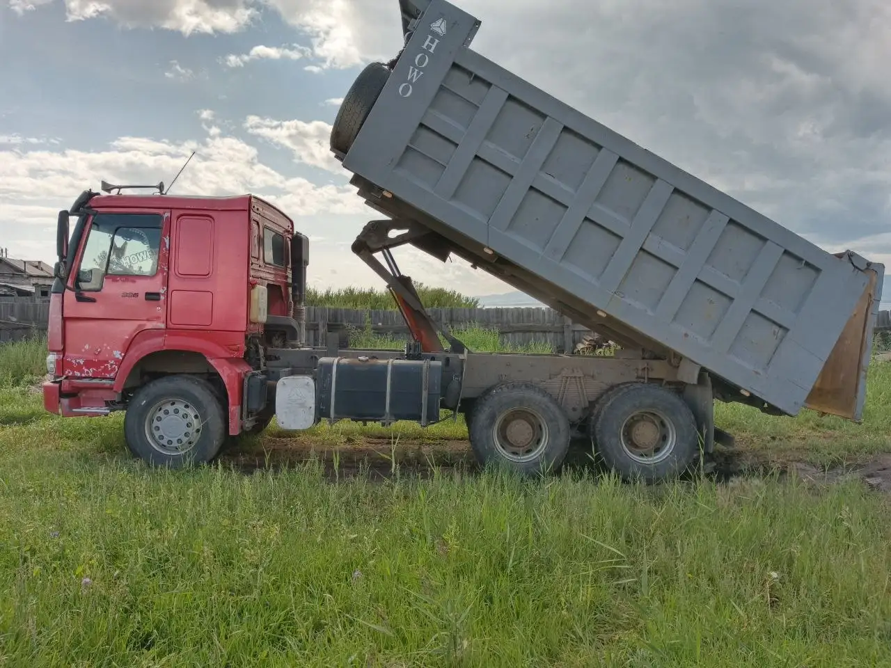 Продам самосвал Хово 2008 года - Грузовики (Авто) в Улан-Удэ