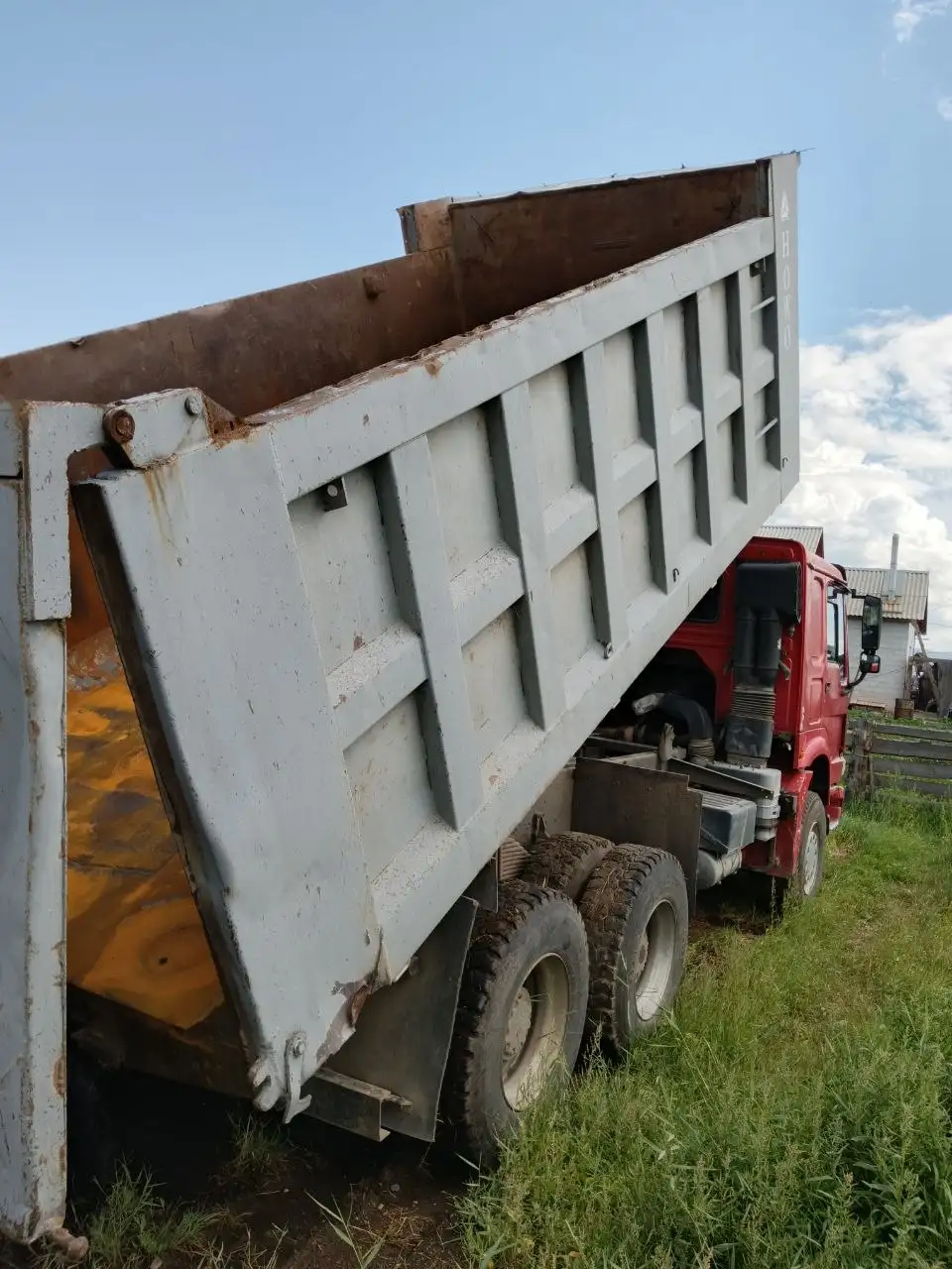 Продам самосвал Хово 2008 года - Грузовики (Авто) в Улан-Удэ