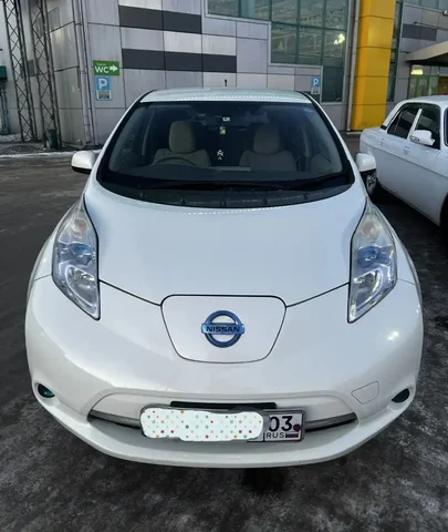 Продам Ниссан Leaf 2012 года - Лодочные моторы в Улан-Удэ