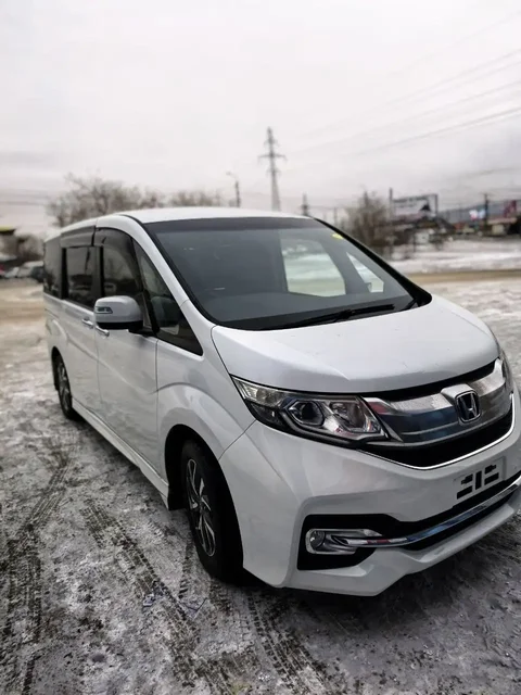 Honda Stepwgn 2015 года без пробега в РФ - Грузовые автомобили в Улан-Удэ