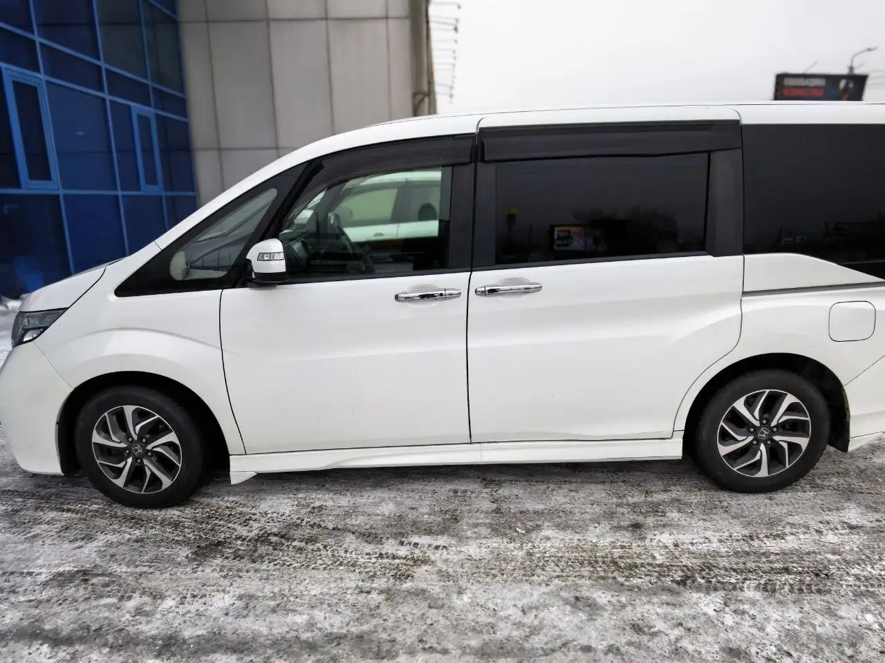 Honda Stepwgn 2015 года без пробега в РФ - Авто в Улан-Удэ